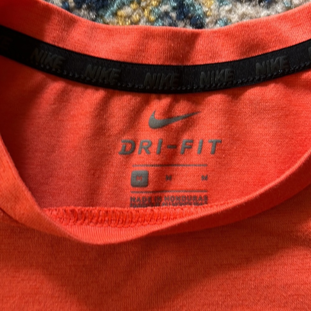 Nike Dri-Fit T-shirt - Picture 3 of 4